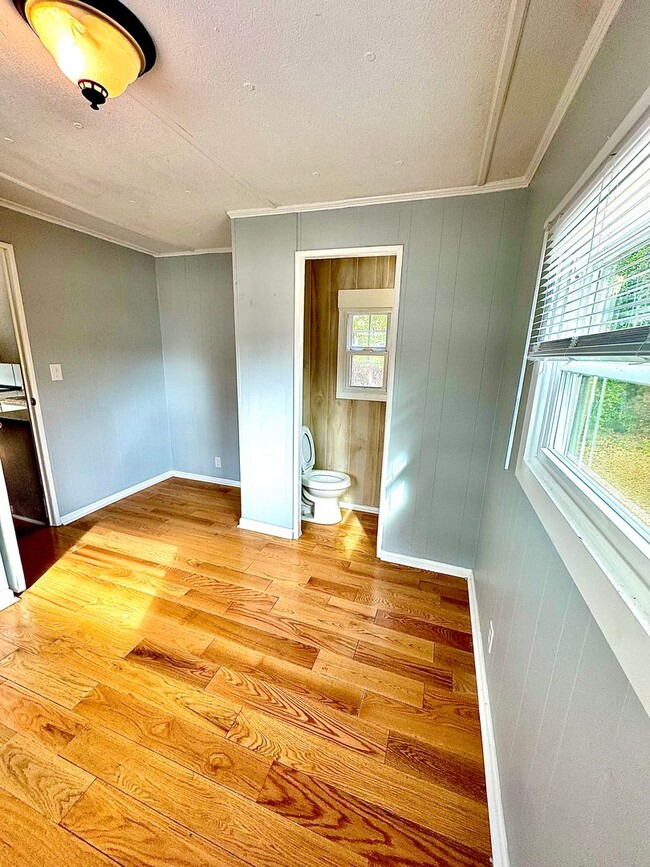 Building Photo - 2 Bedroom, 1.5 Bath Singlewide Home Located in Hampstead