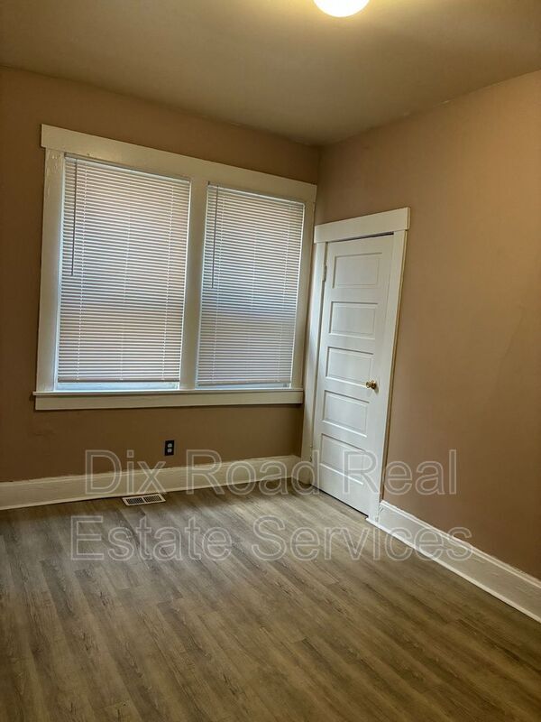 Building Photo - 702 Baltimore St