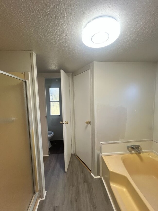 Building Photo - 1625 S 5th St