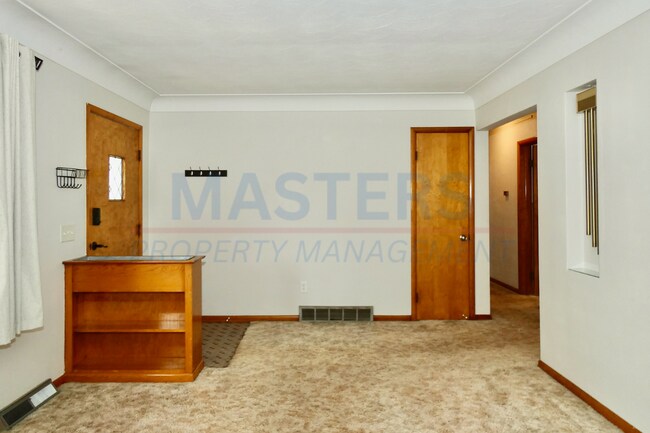 Building Photo - Spacious 3 Bedroom + Office Home in Maumee with New Appliances & Finished Basement