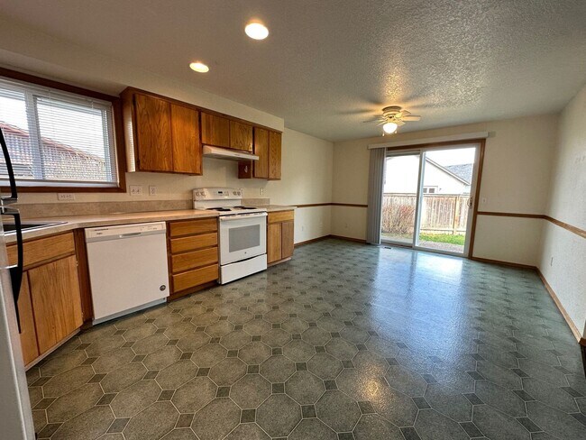 Building Photo - 1476 SW 218th Terrace