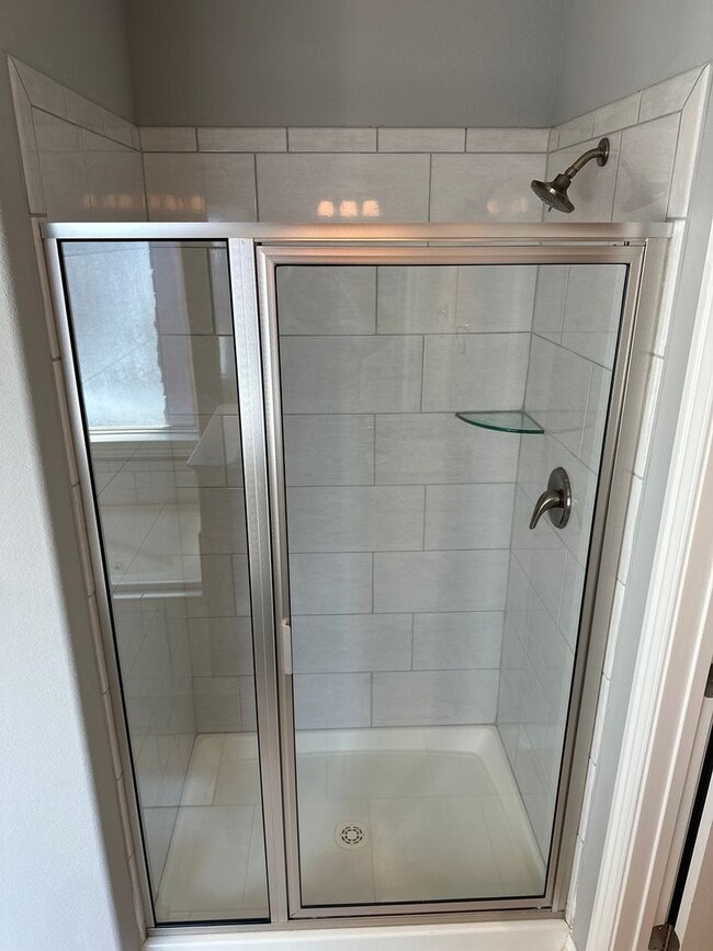 Building Photo - Available Now! Modern 3-Bedroom, 2-Bathroom Home in Legendary Subdivision near Shaw Elementary