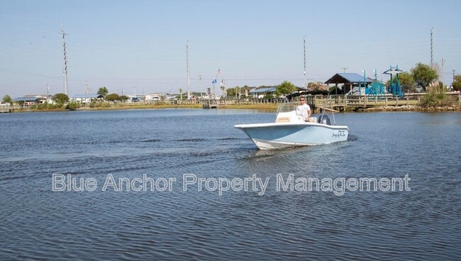 Building Photo - 1015 Course Ln