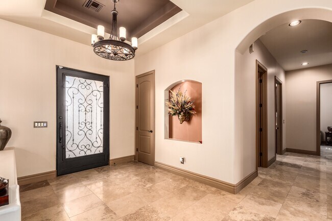 Stunning 3 bedroom, 2.5 bathroom home for lease in beautiful Rio Verde! - 26446 N Avenida del Ray