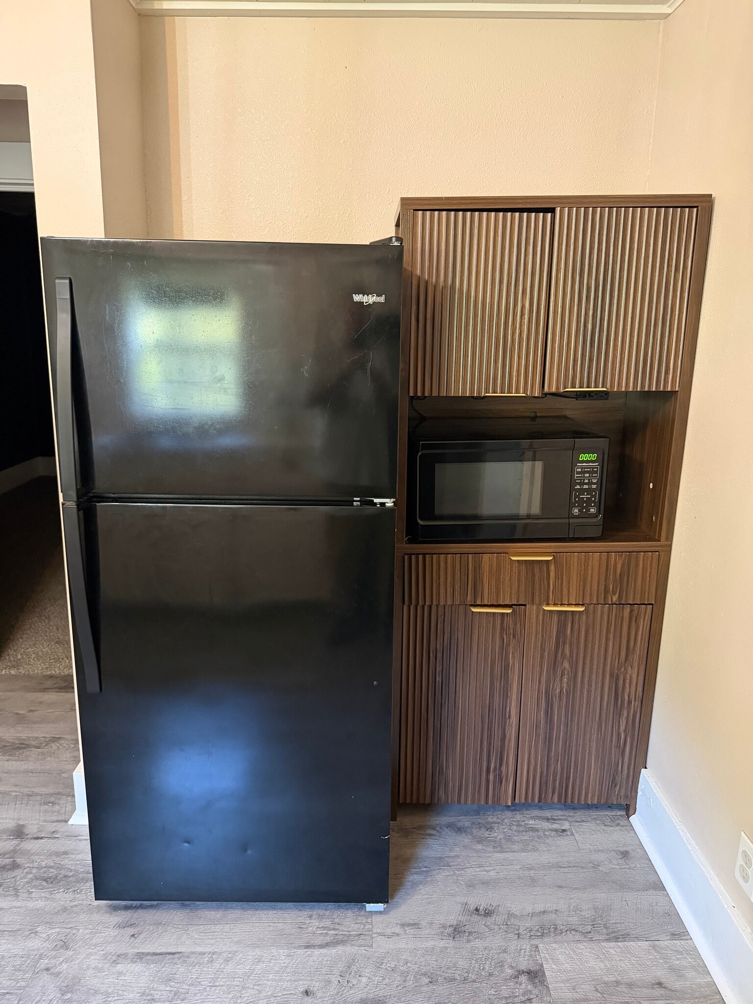 fridge and microwave - 210 S Jefferson St