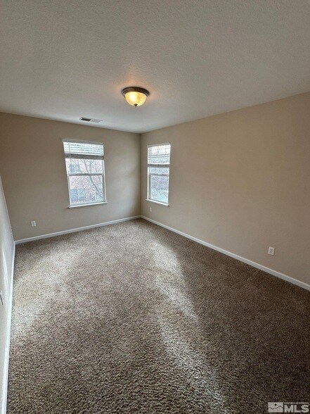 Building Photo - 3994 Dominus Dr