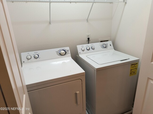 Building Photo - 3253 Climbing Ivy Trail