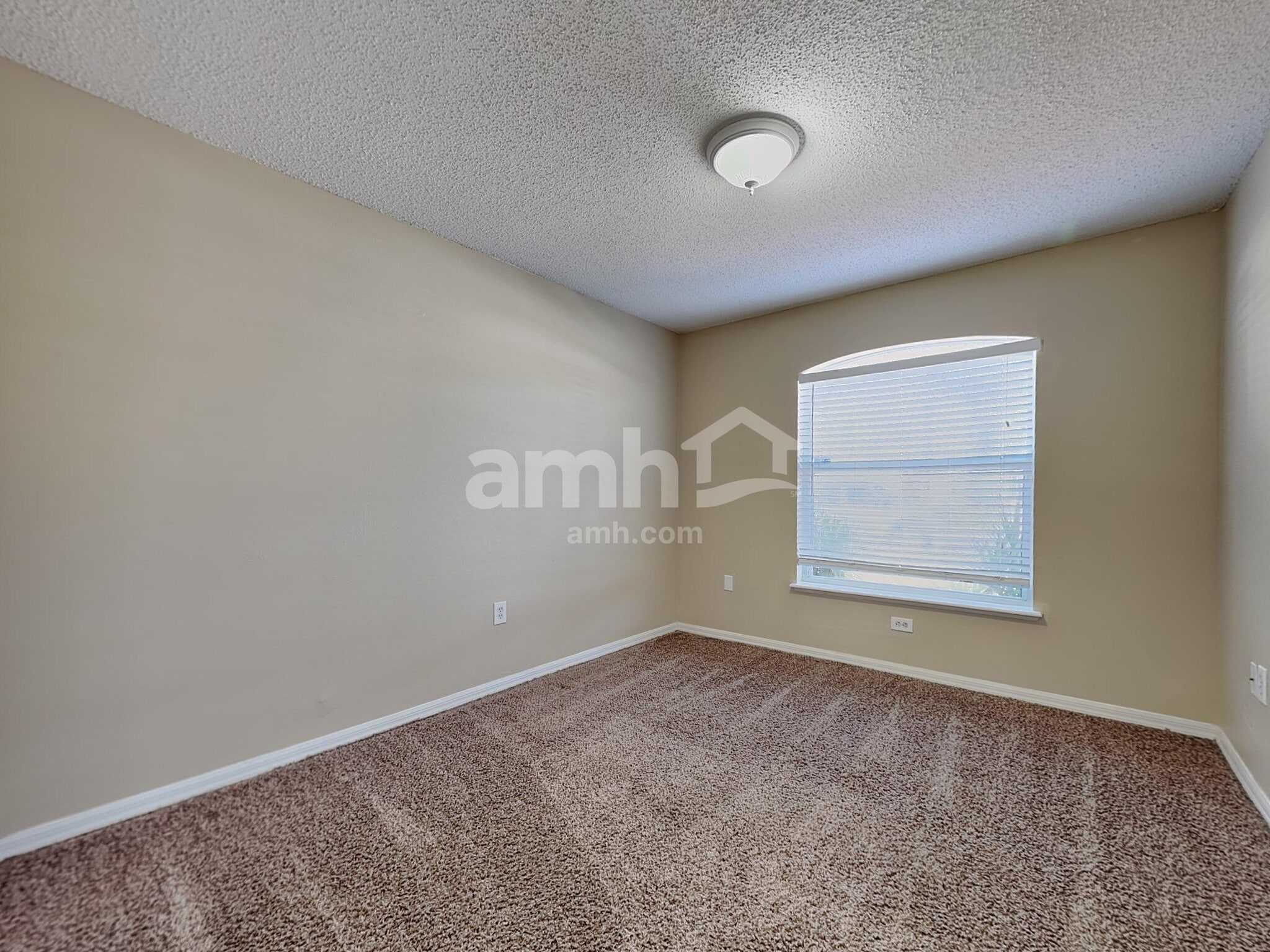 Building Photo - 30541 Double Dr