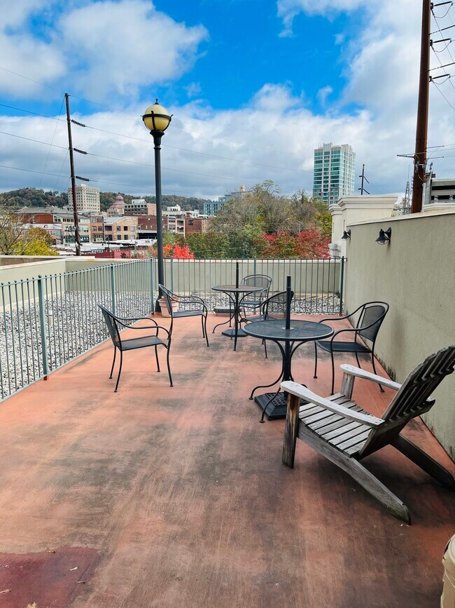 Building Photo - 37 Hiawassee St