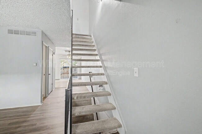 Building Photo - 8911 Field St