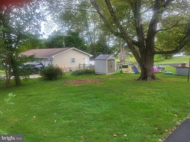 Primary Photo - 474 State Rd