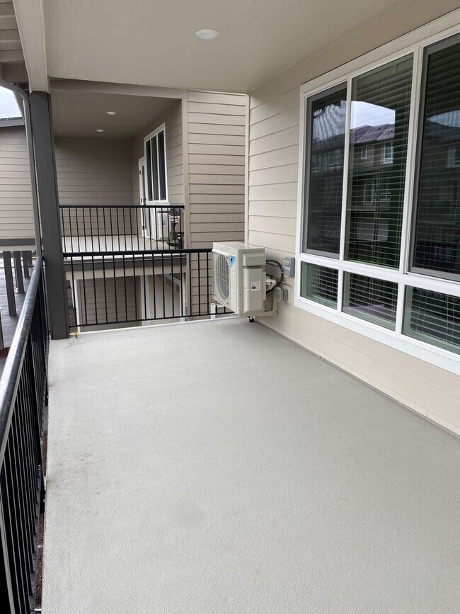 Building Photo - Brand new 3 and 4 Bedroom Townhomes in Lacey!
