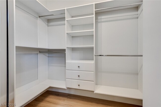 Building Photo - 2508 Sandilands Dr