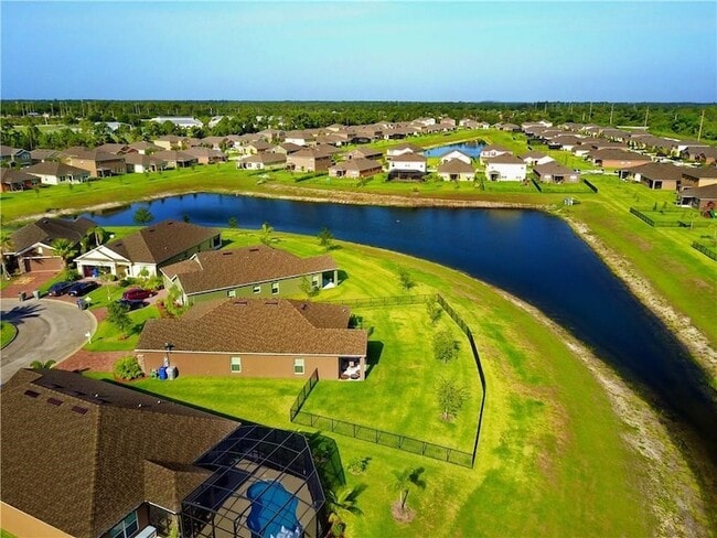 Building Photo - 1296 Lexington Manor SW