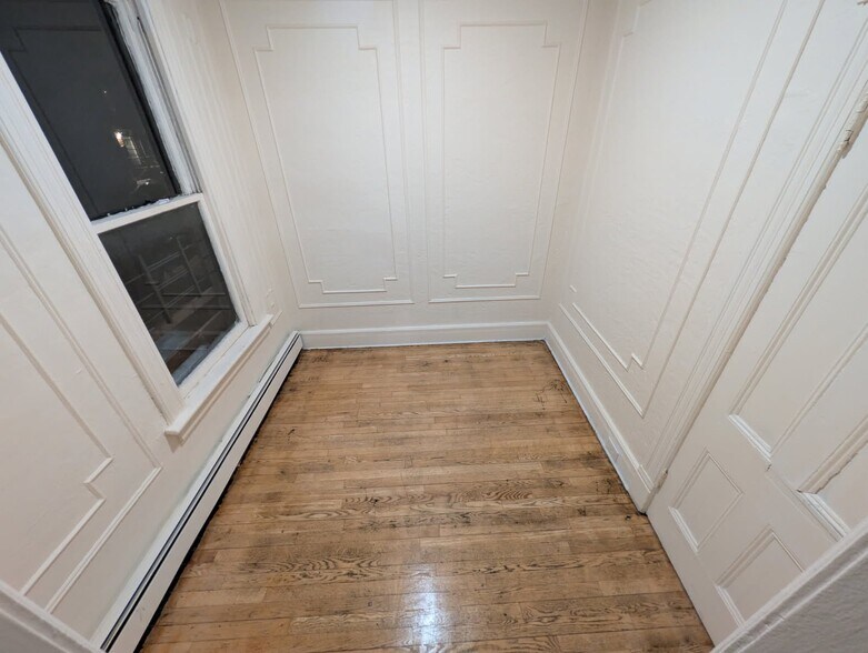 Building Photo - 44 Benkard Ave