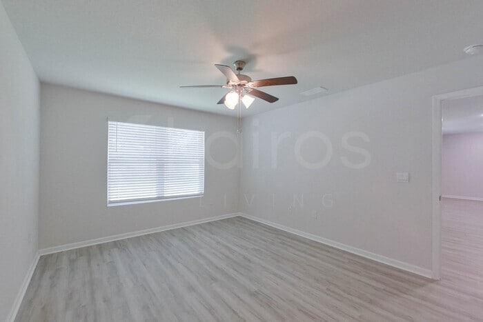 Building Photo - 393 Monarch Ln