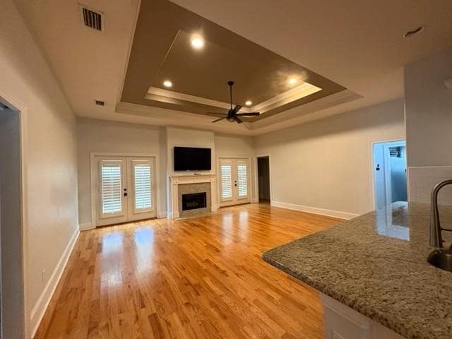 Building Photo - 3251 Carollton Dr