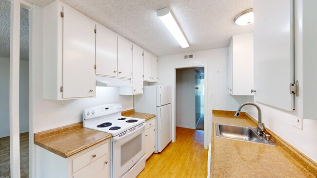 Primary Photo - 827 Las Gallinas Ave
