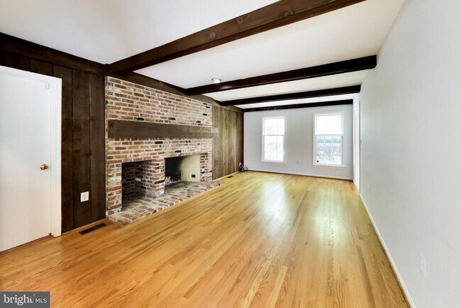 Building Photo - 991 Farm Haven Dr