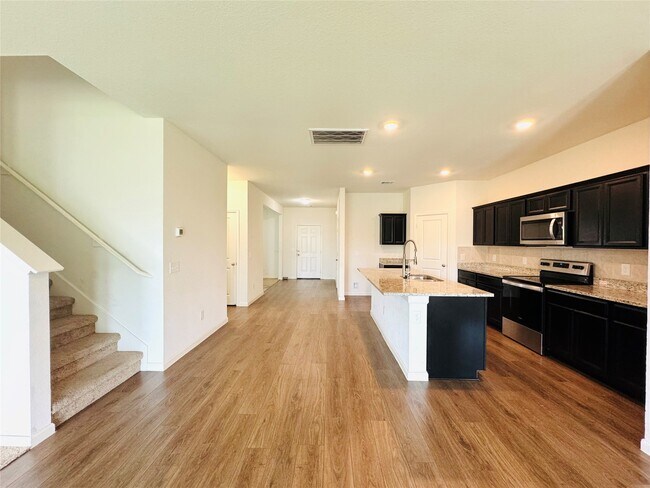 Building Photo - 1013 Pitch Pne Ct