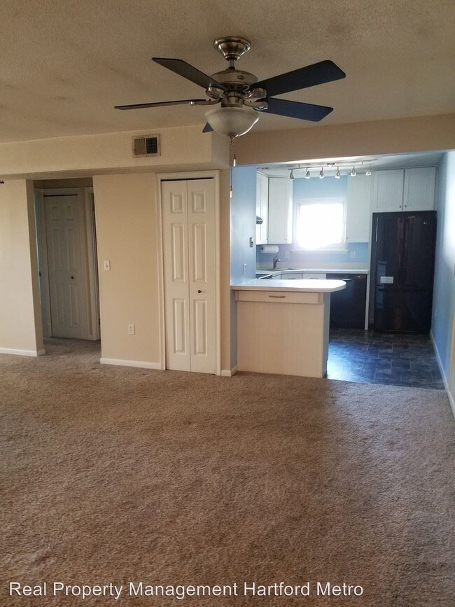 Building Photo - 2 br, 2 bath House - 711 Twin Circle Dr