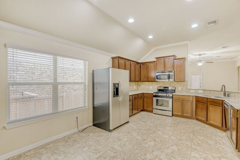 Building Photo - 1921 Autumn Run Ln