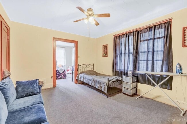 Building Photo - 224 Bank Ave