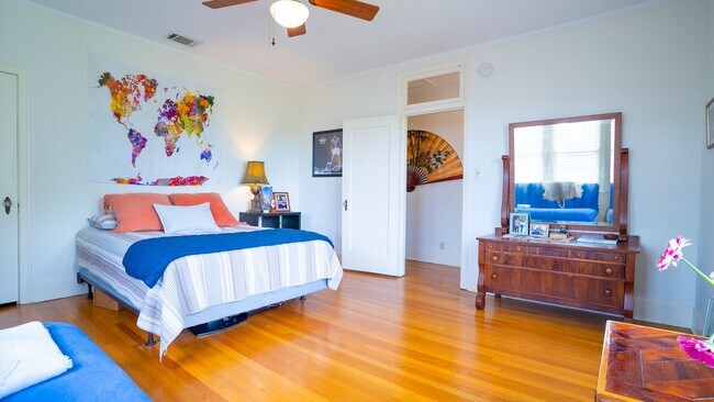 Building Photo - J19(A-B)