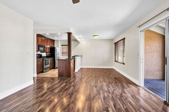 Building Photo - Great Two Bedroom Corner Unit in Villa Tos...
