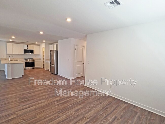 Building Photo - 663 Huyana Wind Dr