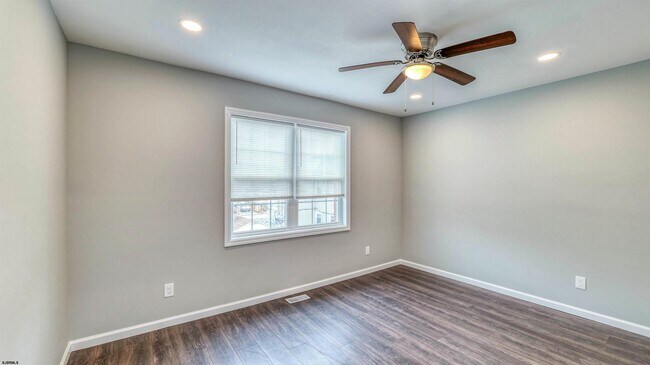 Building Photo - 103 N Harvard Ave