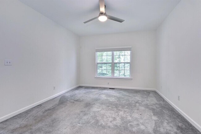 Building Photo - 8321 Barons Ct