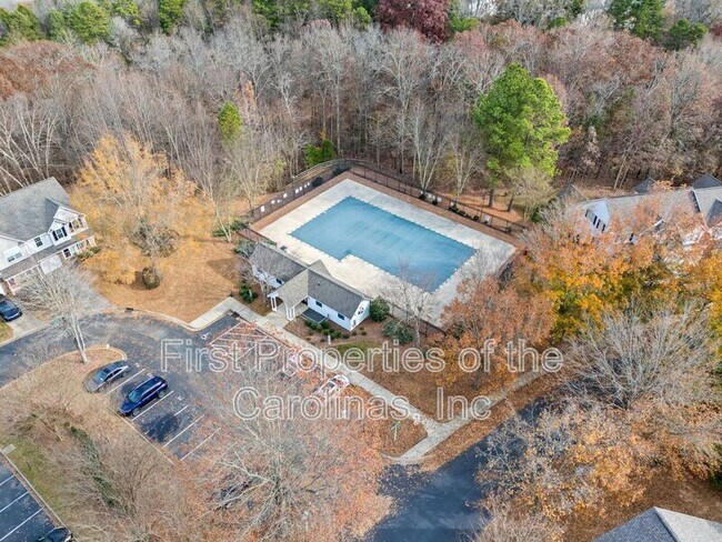 Building Photo - 16865 Timber Crossing Rd