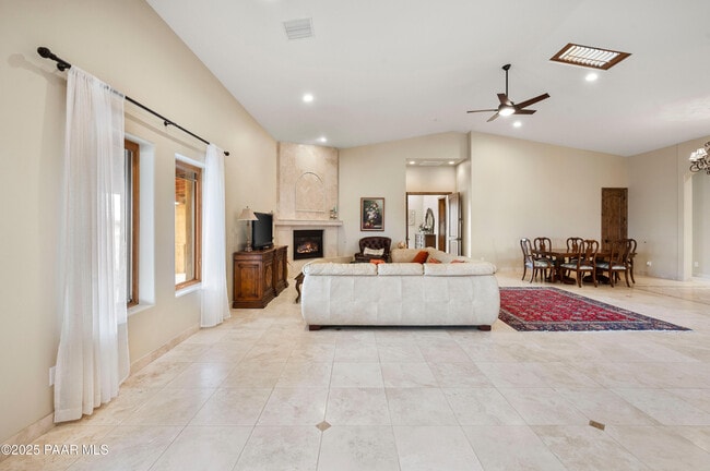 Building Photo - 7500 Michelotti Ranch Rd