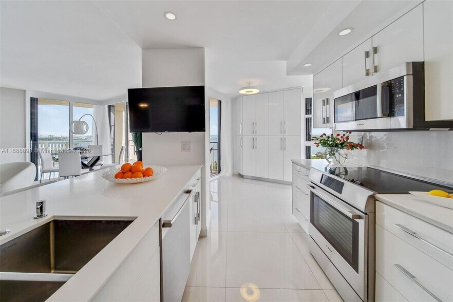Building Photo - 4000 Towerside Terrace