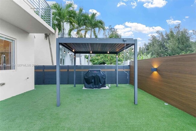 Building Photo - 10373 NW 68th Terrace