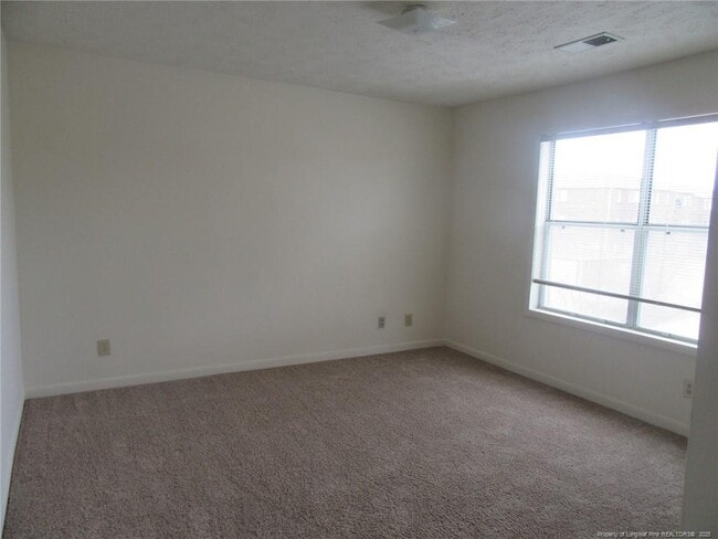 Building Photo - 663 Bartons Landing Pl