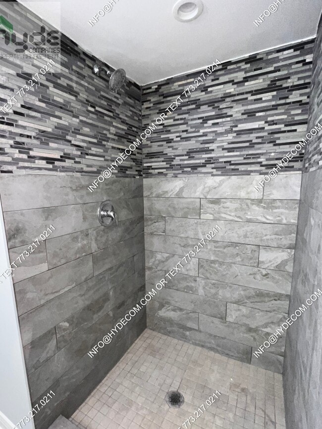 Building Photo - 8728 S Honore St