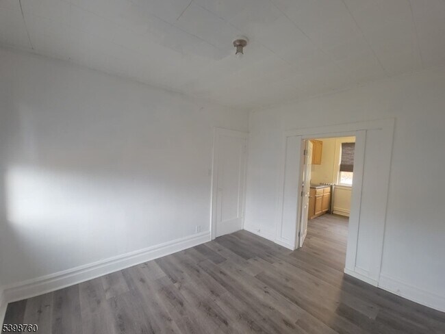 Building Photo - 68 Huntington Terrace