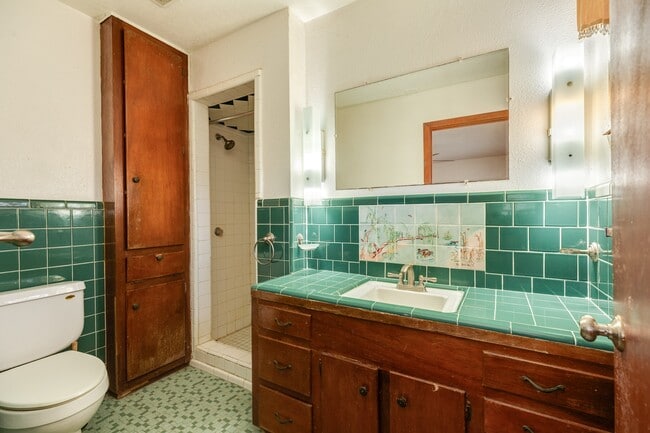 Building Photo - 3702 Cedar Rapids Pkwy