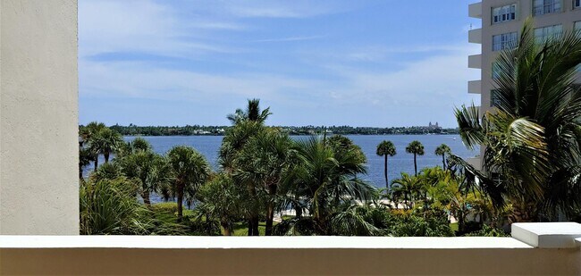 Building Photo - 2800 N Flagler Dr