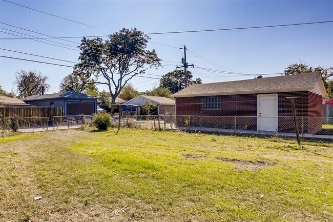 Building Photo - 1732 Florence St