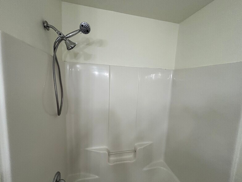Building Photo - 15938 Wayland Dr