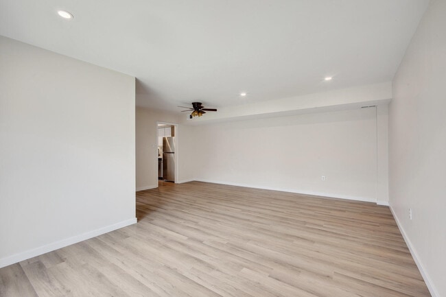 Building Photo - 4634 Conwell Dr