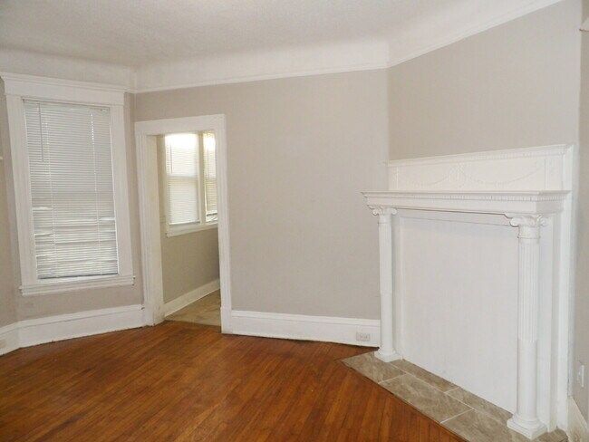 Building Photo - 3 Bedroom Lower Level Duplex - South Minneapolis