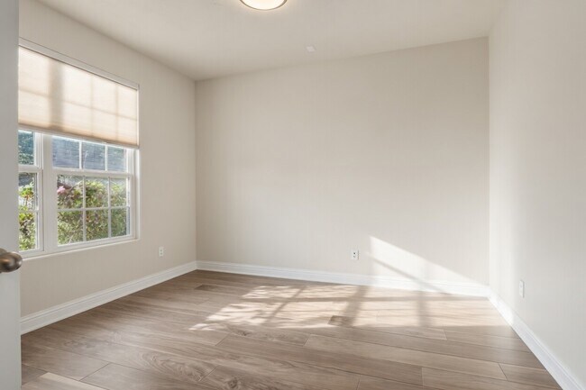 Building Photo - 25218 Lockspur Dr