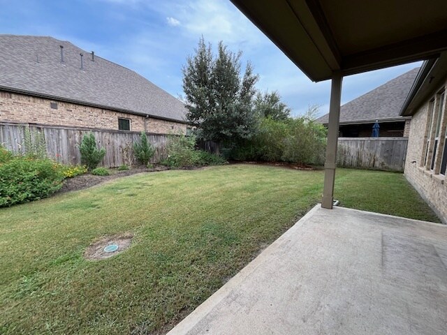 Building Photo - 16114 Lake Amistad Pl