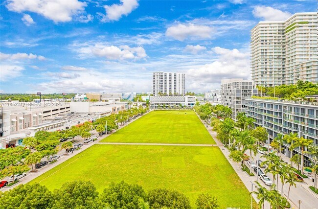 Building Photo - 3250 NE 1st Ave