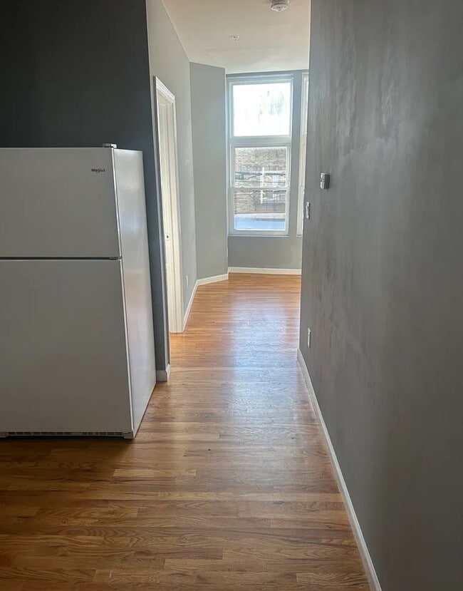 Building Photo - 231 Dayton Ave