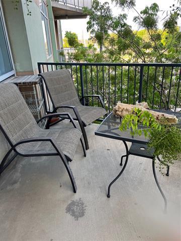 Building Photo - 1001 Belleview St